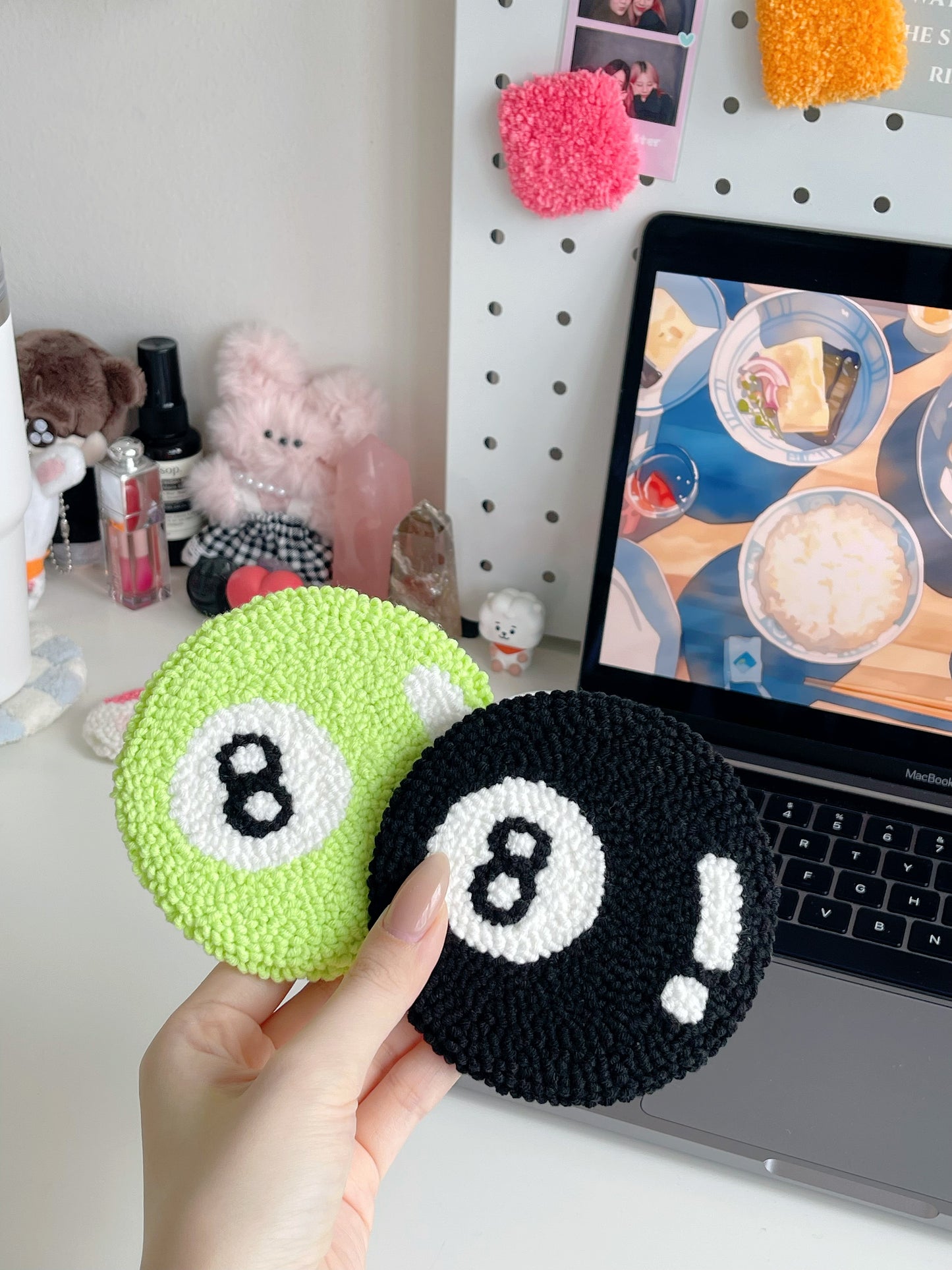 8-ball mug rug ⊹