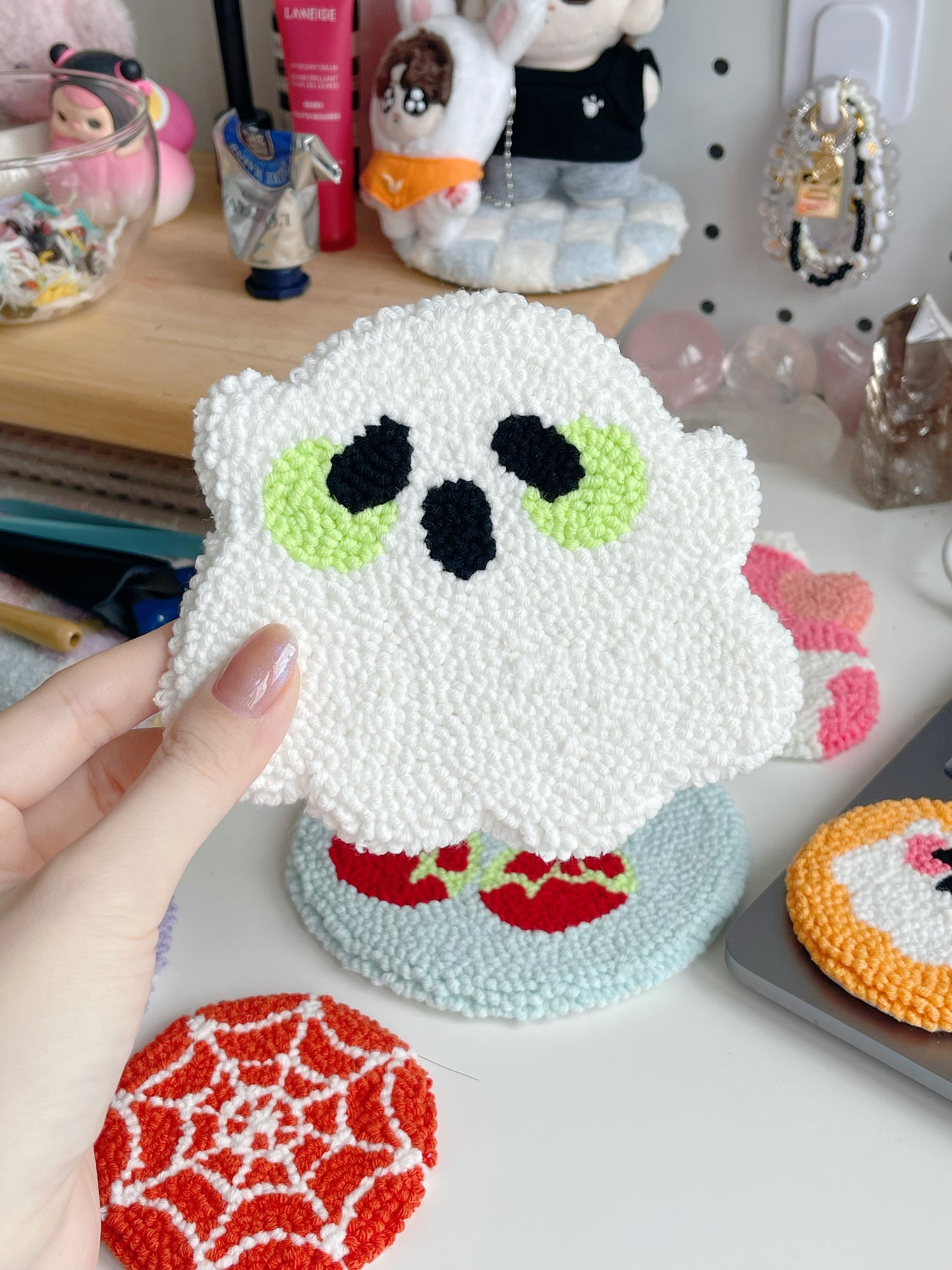 ghostie mug rug ⊹